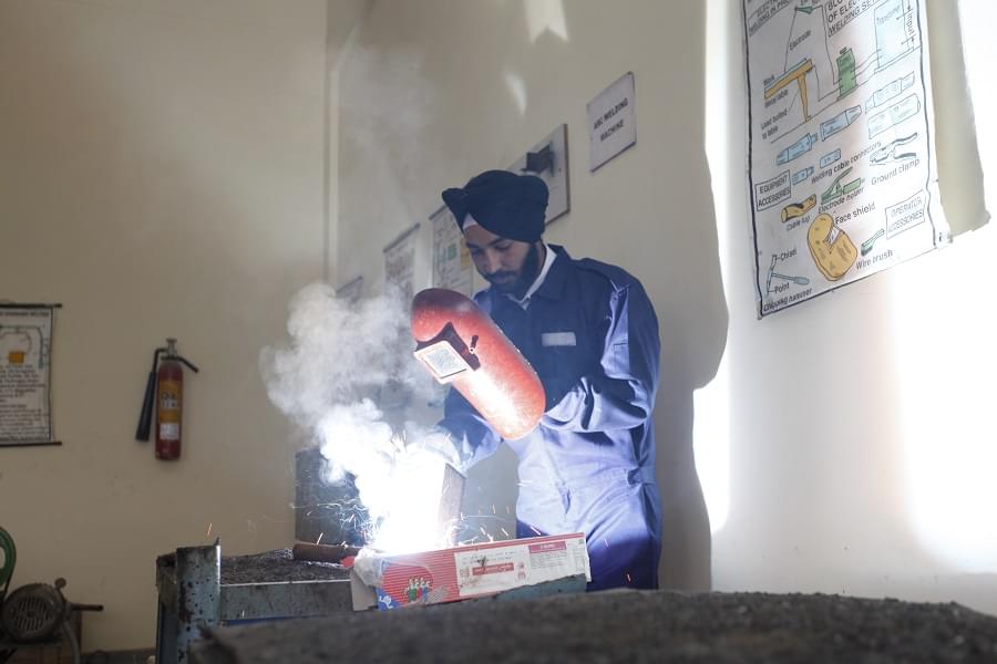 DIT University Dehradun Laboratories photo 18